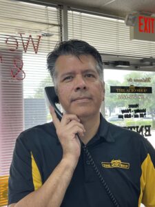 Cat R. The Auto Shop Service Advisor